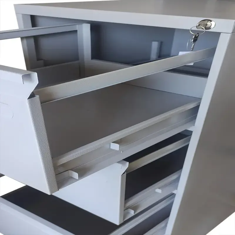 Arquivo de aço 3 gavetas aberto com pastas suspensas organizadas